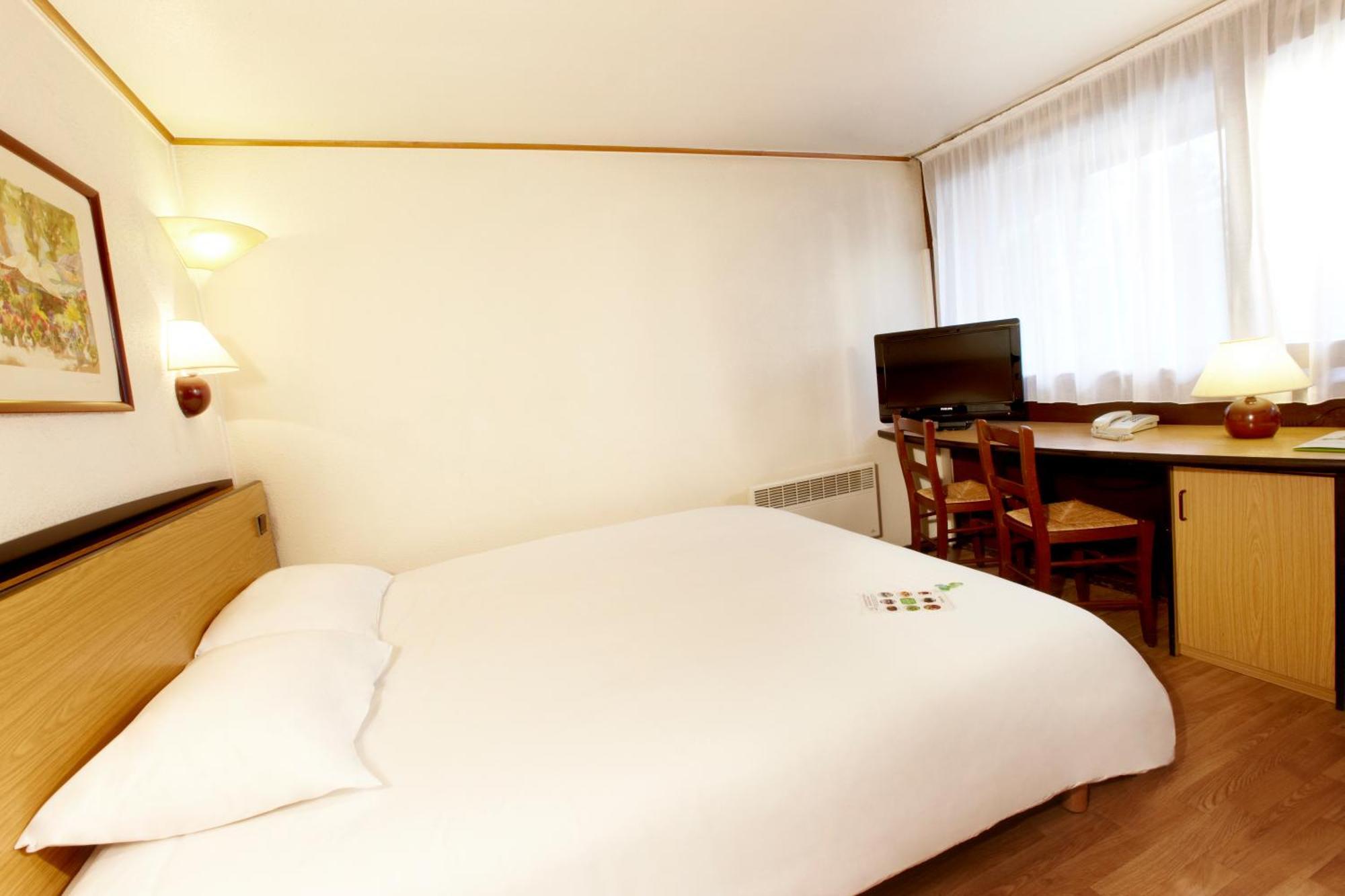 Campanile Marmande Hotel Room photo